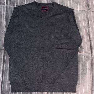UNTUCKit Charcoal V-Neck Sweater